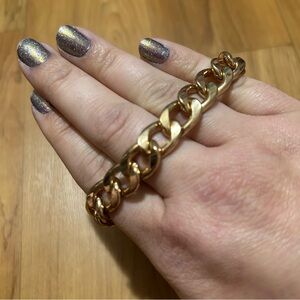 Elegant Gold Chunky Chain Bracelet